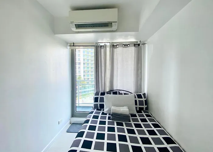 2 Bedroom Azure View 2 Apartment